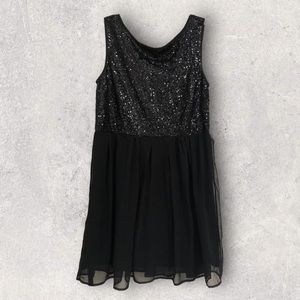 ⭐️ ISSI Womens Large Black Sequin Short Tank Dress